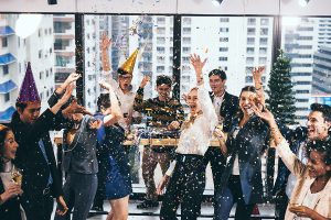 celebrate-success-with-colleagues-business-celebra-HBQFY2F (1)